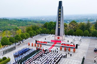 常德市举行烈士纪念日向人民英雄敬献花篮仪式